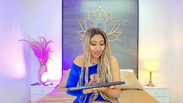 Kiara Parker  online show from May 2026 08:03:01 PM