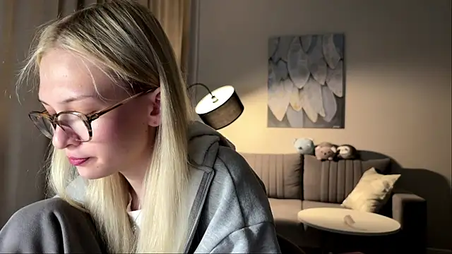 EvelineMolima online show from May 2026 05:18:02 PM