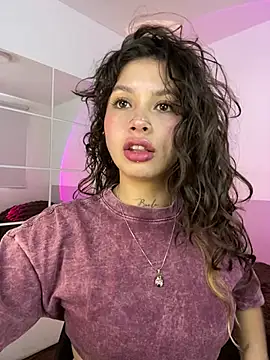 Snapshot of Dreanaa chatting on May 2026 08:03:01 PM Dreanaa online show from May 2026 08:03:01 PM