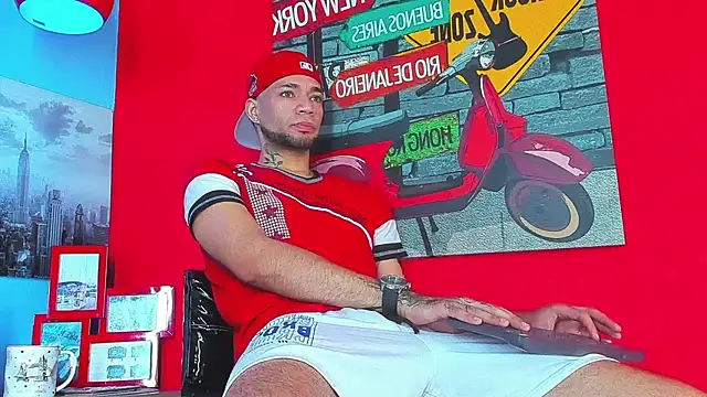 Daniel huge22 online show from April 2026 10:01:02 PM