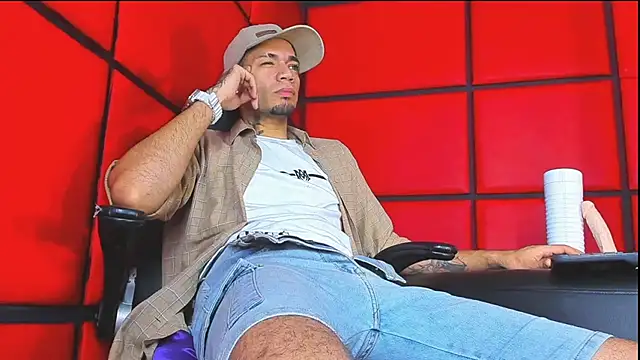Daniel huge22 online show from May 2026 03:23:02 AM