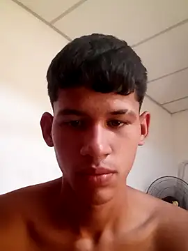 Snapshot of chicocalo chatting on April 2026 05:46:02 PM chicocalo online show from April 2026 05:46:02 PM