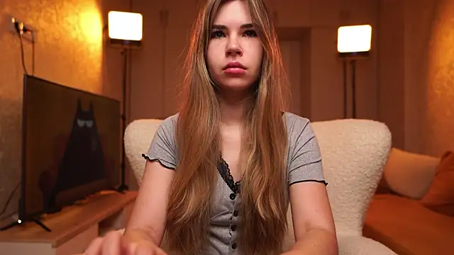 Justana online show from May 2026 07:33:01 PM