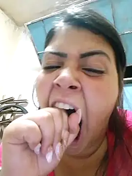 Snapshot of MeryCubanaRica chatting on April 2026 03:02:01 AM MeryCubanaRica online show from April 2026 03:02:01 AM