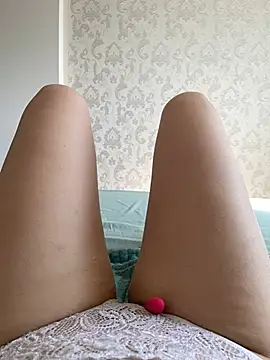 Snapshot of Cofeblond chatting on April 2026 06:30:02 AM Cofeblond online show from April 2026 06:30:02 AM