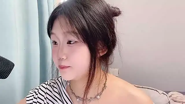 Snapshot of Lilababy00 chatting on April 2026 02:03:02 AM Lilababy00 online show from April 2026 02:03:02 AM