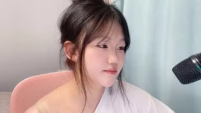 Snapshot of Lilababy00 chatting on April 2026 02:56:01 PM Lilababy00 online show from April 2026 02:56:01 PM