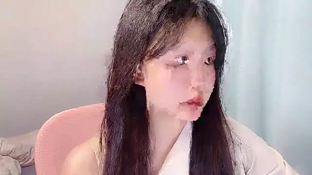 Snapshot of Lilababy00 chatting on May 2026 01:05:02 PM Lilababy00 online show from May 2026 01:05:02 PM