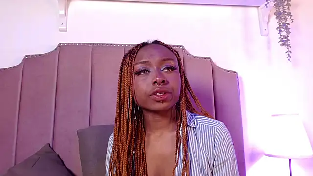 Snapshot of Midnigth_bluee chatting on April 2026 07:45:01 AM Midnigth bluee online show from April 2026 07:45:01 AM