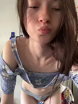 Snapshot of Munchkinbaby72318 chatting on April 2026 06:22:01 PM Munchkinbaby72318 online show from April 2026 06:22:01 PM