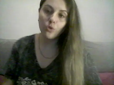 Snapshot of SoyMaraLuxe chatting on April 2026 05:13:02 PM SoyMaraLuxe online show from April 2026 05:13:02 PM