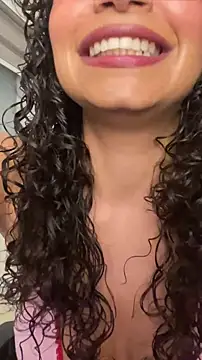 holaRosa online show from April 2026 11:07:01 PM