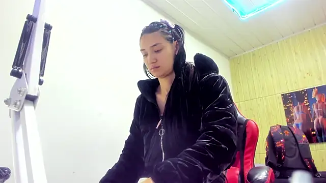 Noah carter16 online show from May 2026 12:43:01 PM