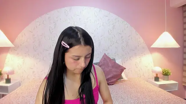 Snapshot of Leah_Brm chatting on April 2026 11:56:01 AM Leah Brm online show from April 2026 11:56:01 AM