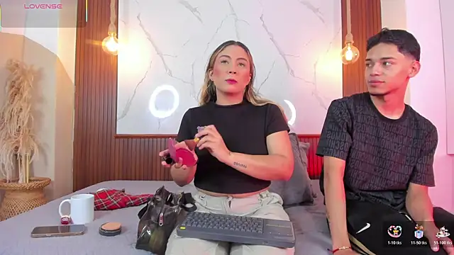 Eroticxcouple online show from May 2026 05:42:02 PM