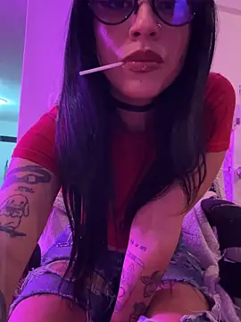 Snapshot of Kattze_ chatting on May 2026 01:21:02 AM Kattze online show from May 2026 01:21:02 AM