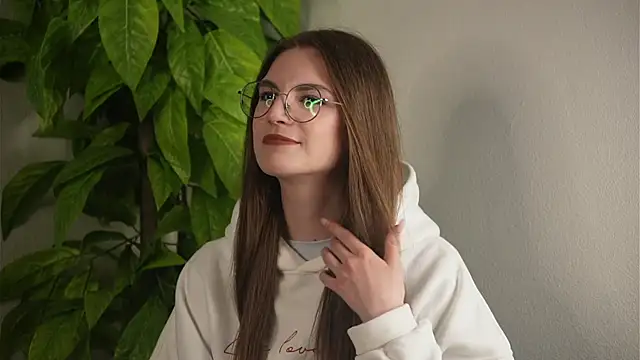 ToyaEssex online show from April 2026 12:21:01 PM