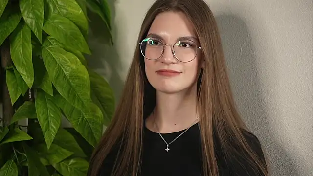 ToyaEssex online show from April 2026 10:42:01 AM