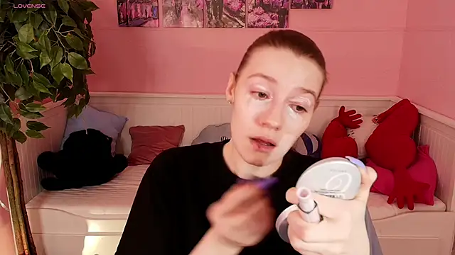 Snapshot of Vanessa___Lui chatting on April 2026 02:50:01 PM Vanessa Lui online show from April 2026 02:50:01 PM