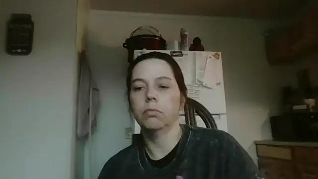 Snapshot of lily1982 chatting on May 2026 08:06:01 PM lily1982 online show from May 2026 08:06:01 PM
