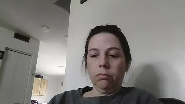 Snapshot of lily1982 chatting on May 2026 07:19:01 PM lily1982 online show from May 2026 07:19:01 PM
