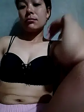 Snapshot of mia0033 chatting on April 2026 08:25:02 PM mia0033 online show from April 2026 08:25:02 PM