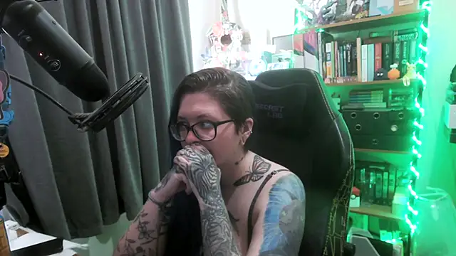 CaptivatedTate online show from April 2026 02:22:02 AM