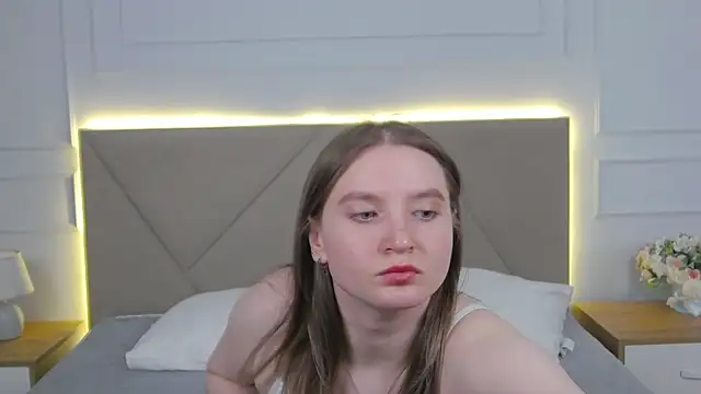 ArianaMilss online show from May 2026 10:11:01 AM