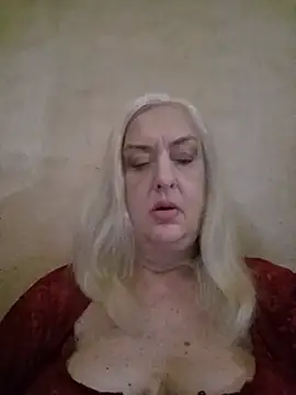 Julia20X online show from July 2026 03:37:02 PM