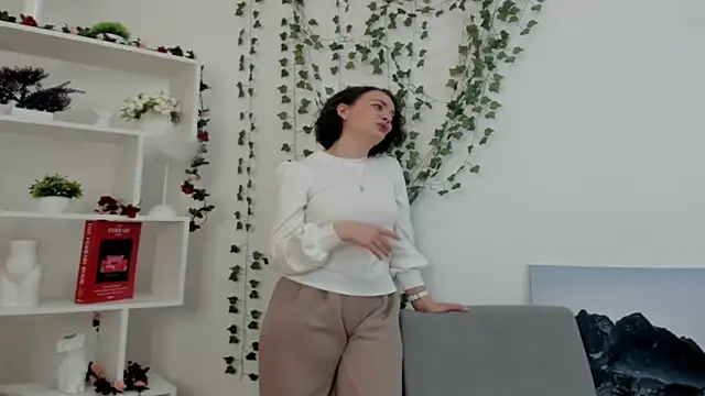 Snapshot of GraceFoderaro chatting on April 2026 06:19:01 AM GraceFoderaro online show from April 2026 06:19:01 AM