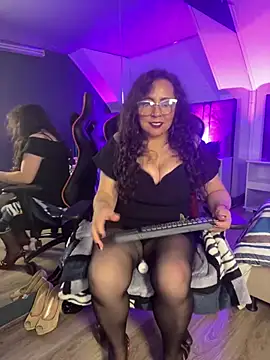 Jenifer cruz online show from July 2026 05:45:02 AM