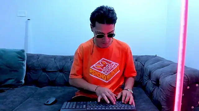 Snapshot of AbaturLopez chatting on April 2026 08:24:02 PM AbaturLopez online show from April 2026 08:24:02 PM