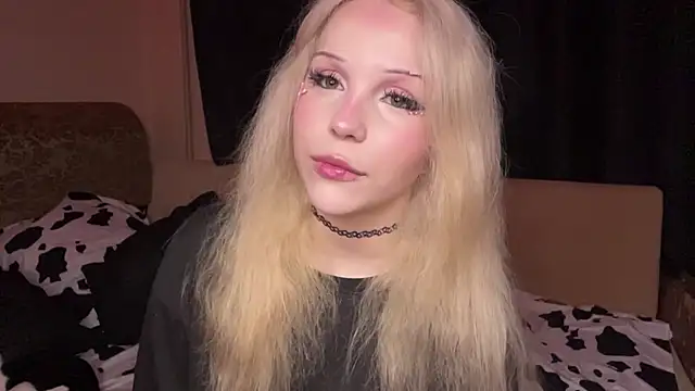 alicauwumeow online show from April 2026 10:15:02 PM