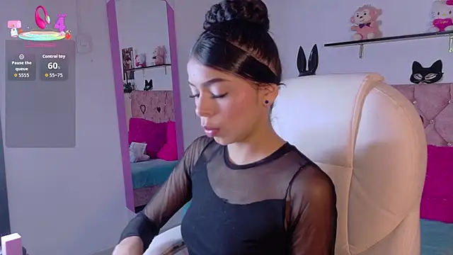 VelinaHoney online show from April 2026 12:53:02 PM