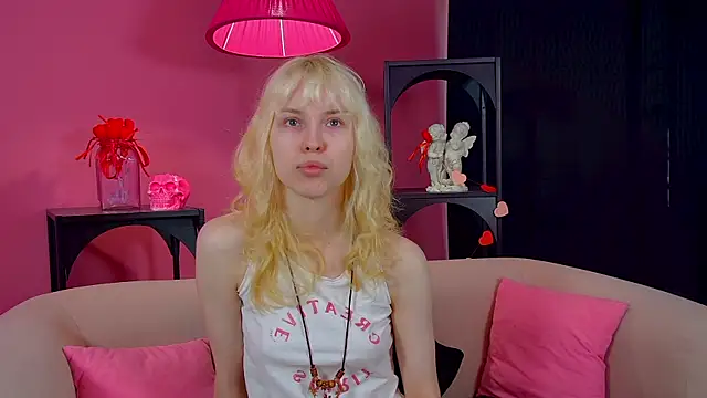 HannahHollis online show from May 2026 06:19:02 AM