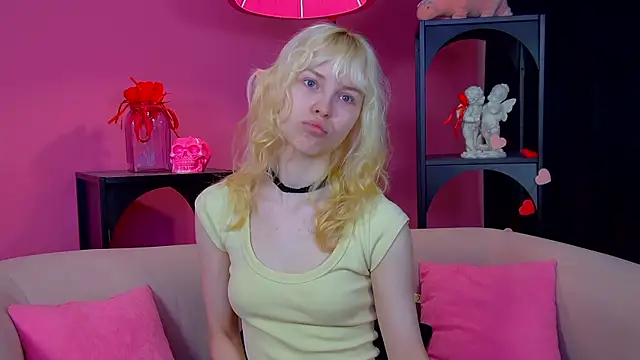 HannahHollis online show from May 2026 06:10:02 AM