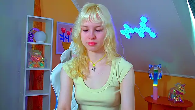 HannahHollis online show from May 2026 06:21:01 AM