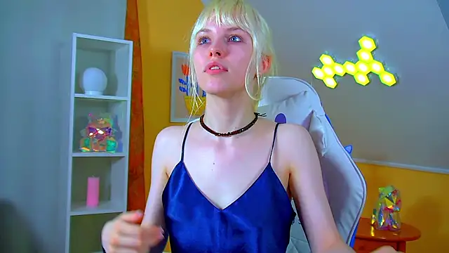 HannahHollis online show from July 2026 06:36:01 PM