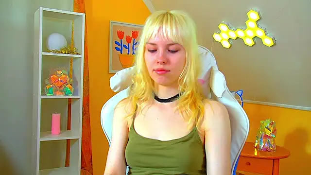 HannahHollis online show from July 2026 06:53:02 AM