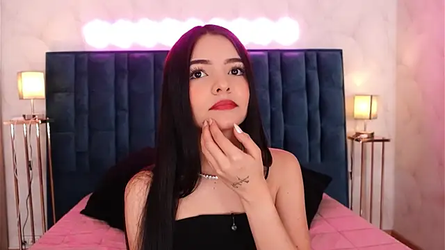 NicoleeNash online show from May 2026 04:43:01 AM