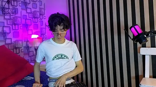 Snapshot of Twink_Sebas7 chatting on April 2026 12:26:02 PM Twink Sebas7 online show from April 2026 12:26:02 PM