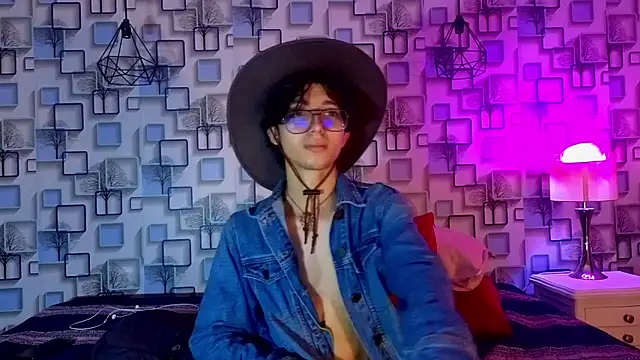 Snapshot of Twink_Sebas7 chatting on May 2026 12:10:01 PM Twink Sebas7 online show from May 2026 12:10:01 PM