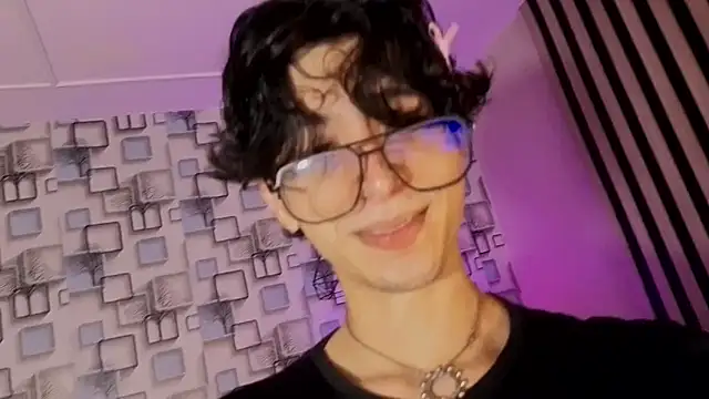 Snapshot of Twink_Sebas7 chatting on May 2026 12:13:02 PM Twink Sebas7 online show from May 2026 12:13:02 PM