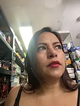 MIA ROSSEEE online show from May 2026 12:45:02 PM