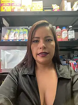 MIA ROSSEEE online show from June 2026 02:04:01 PM