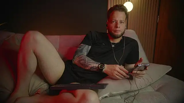 Axxel Foxx online show from April 2026 07:41:01 PM