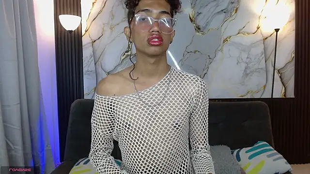 triiangel latinboy online show from May 2026 12:44:02 PM