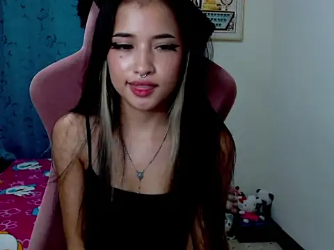 Snapshot of lau_ri chatting on April 2026 06:19:01 AM lau ri online show from April 2026 06:19:01 AM