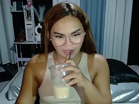 Snapshot of Kylie_mortel chatting on April 2026 04:33:02 PM Kylie mortel online show from April 2026 04:33:02 PM