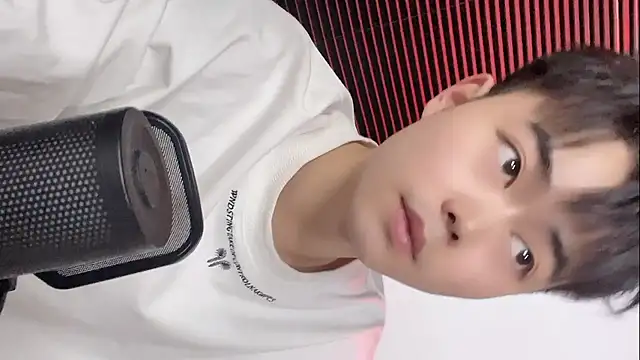 GUCCI-BOY1314 online show from April 2026 12:47:02 PM